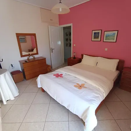 Thalia In Kalamata, 15' Walk From The Center And The Appartement Kalamata