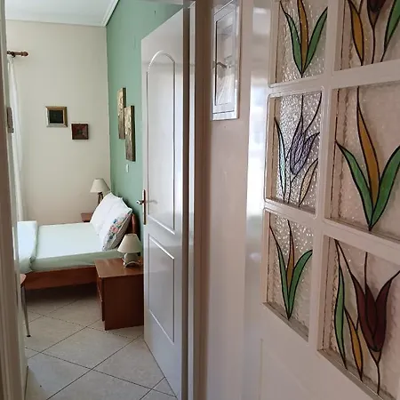 Thalia In Kalamata, 15' Walk From The Center And The Kalamata