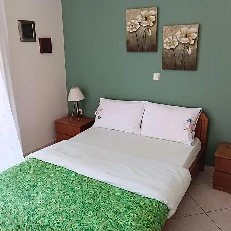 Thalia In Kalamata, 15' Walk From The Center And The Kalamáta