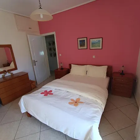 Thalia In Kalamata, 15' Walk From The Center And The Appartement *