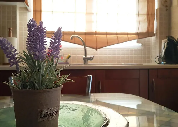 Thalia In Kalamata, 15' Walk From The Center And The Kalamáta