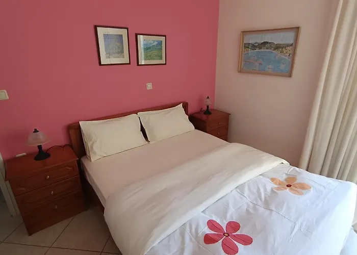 Thalia In Kalamata, 15' Walk From The Center And The * Kalamáta