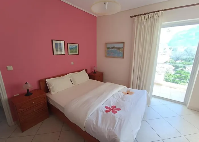 Apartman Thalia In Kalamata, 15' Walk From The Center And The *